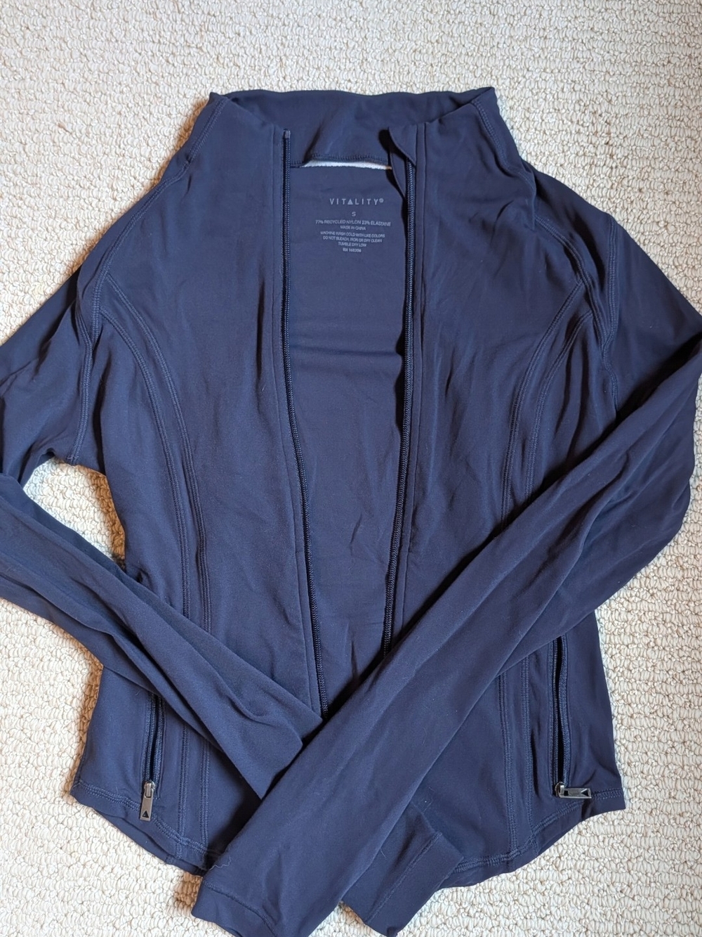 Vitality Cloud II Bra, Flare Leggings And Jacket - Picture 6 of 6